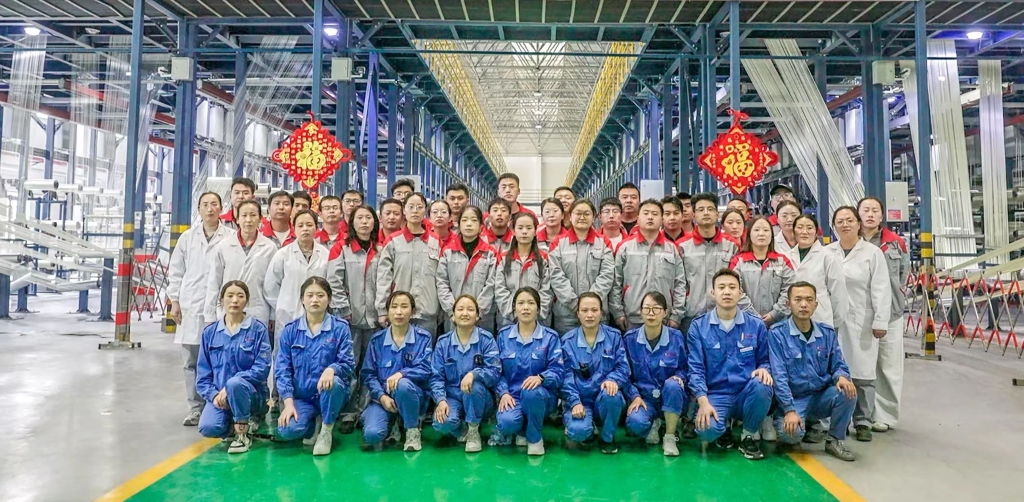 以“中國強度”鍛造大國筋骨：中復(fù)神鷹西寧公司青年團(tuán)隊問鼎中國青年五四獎?wù)录w